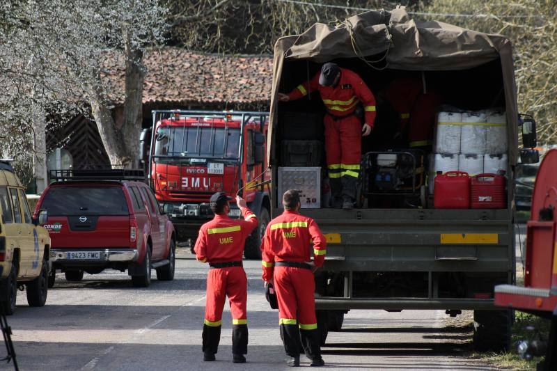 Fotos Así trabaja la UME en el incendio de Llordón, en Cangas de Onís